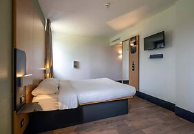 B&B HOTEL Niort Marais Poitevin Est