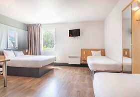 B&B HOTEL Marseille Aéroport Saint-Victoret