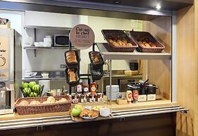 B&B HOTEL Paris Le Bourget