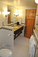 The Green Bridge Inn