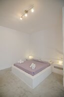 George & Irene Hotel