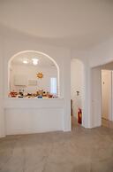 George & Irene Hotel