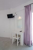 George & Irene Hotel