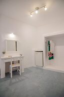 George & Irene Hotel