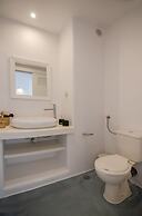 George & Irene Hotel