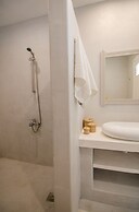 George & Irene Hotel