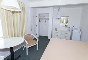 Fish Tales Boardwalk Inn