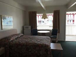 Fish Tales Boardwalk Inn