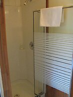 Sasquatch Crossing Eco Lodge B&B