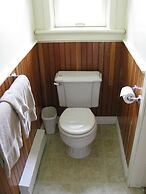 Sasquatch Crossing Eco Lodge B&B