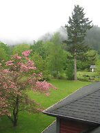 Sasquatch Crossing Eco Lodge B&B