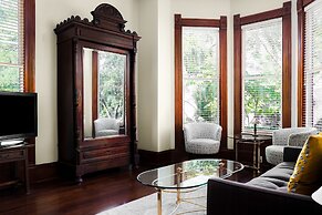 Brava House Bed and Breakfast