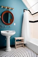 Brava House Bed and Breakfast