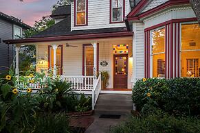 Brava House Bed and Breakfast