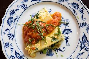 Brava House Bed and Breakfast