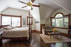 Brava House Bed and Breakfast