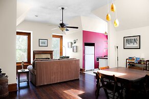 Brava House Bed and Breakfast