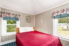 Perry's Motel and Cottages