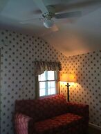 Perry's Motel and Cottages