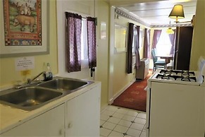 Perry's Motel and Cottages