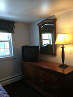 Perry's Motel and Cottages