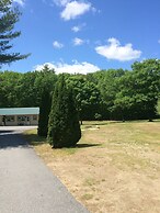 Perry's Motel and Cottages