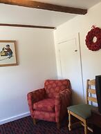 Perry's Motel and Cottages