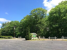 Perry's Motel and Cottages