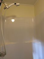 Perry's Motel and Cottages