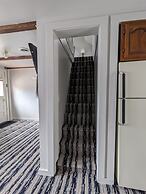 Perry's Motel and Cottages