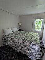 Perry's Motel and Cottages