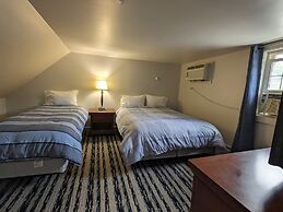 Perry's Motel and Cottages