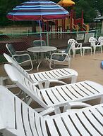 Perry's Motel and Cottages