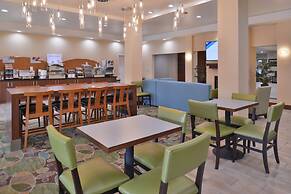 Holiday Inn Express & Suites Dearborn SW - Detroit Area by IHG