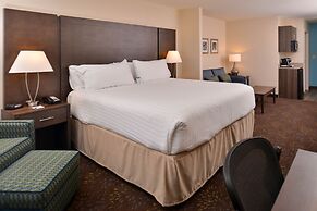 Holiday Inn Express & Suites Dearborn SW - Detroit Area by IHG