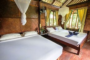 Khao Sok Riverside Cottage