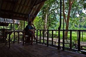 Khao Sok Riverside Cottage