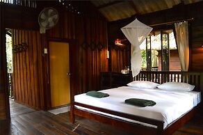 Khao Sok Riverside Cottage