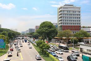 Aqueen Hotel Paya Lebar