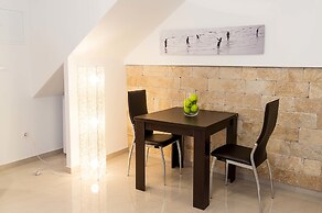 Split Oasis Apartments