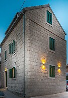 Split Oasis Apartments