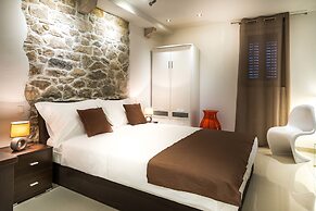 Split Oasis Apartments