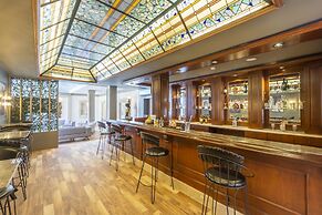 Elementa Boutique Hotel