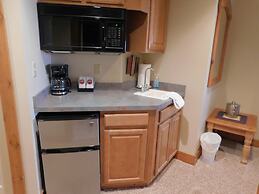 Longhollow Point Inn Studio 1321