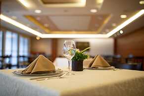 Hotel Horizon and Convention Center