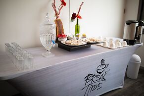 Hotel Horizon and Convention Center