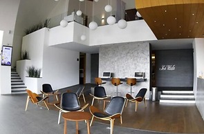 Hotel Horizon and Convention Center