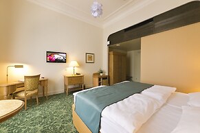 Grandhotel AMBASSADOR National House