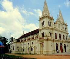 Reds Residency - Homestay