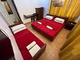 Reds Residency - Homestay